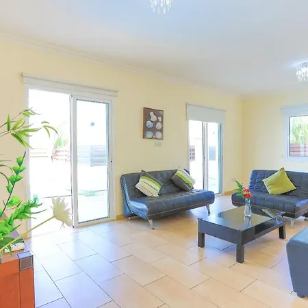 빌라 Fryni *